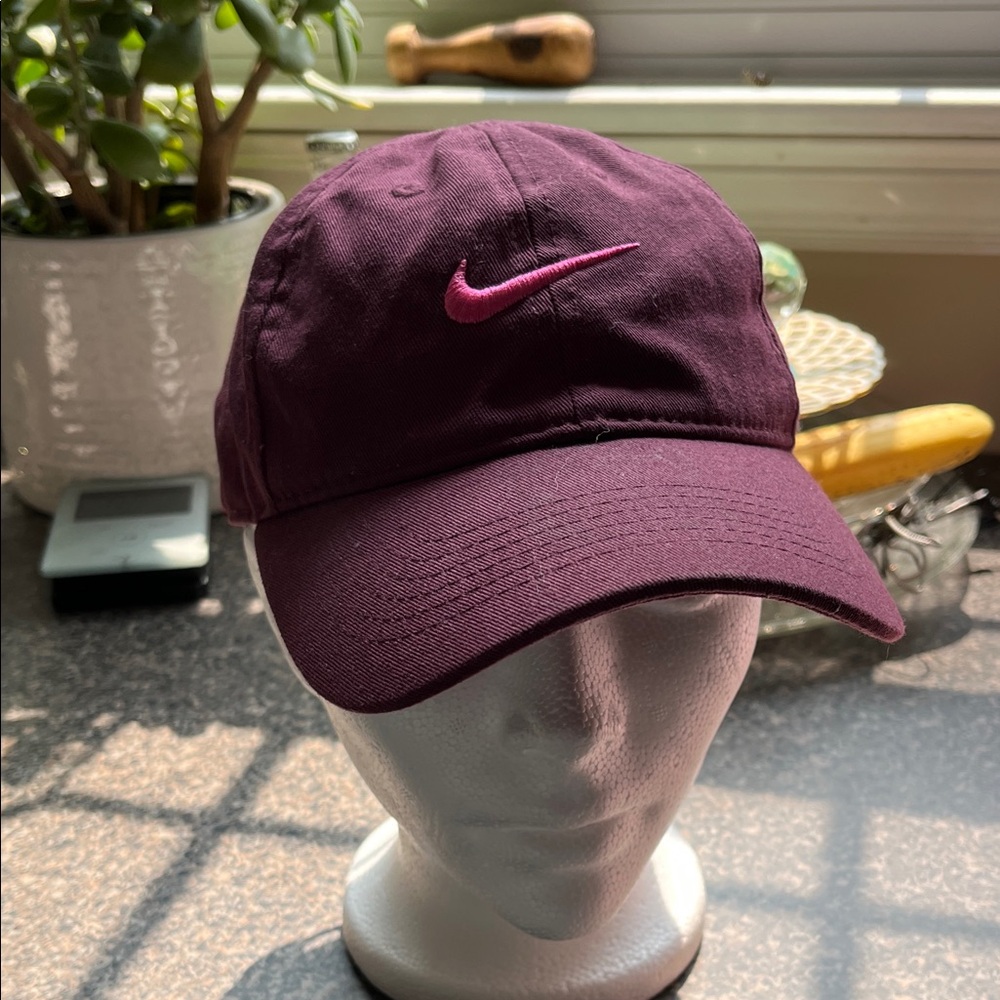 Nike Heritage 86 Cap - Burgundy and Pink